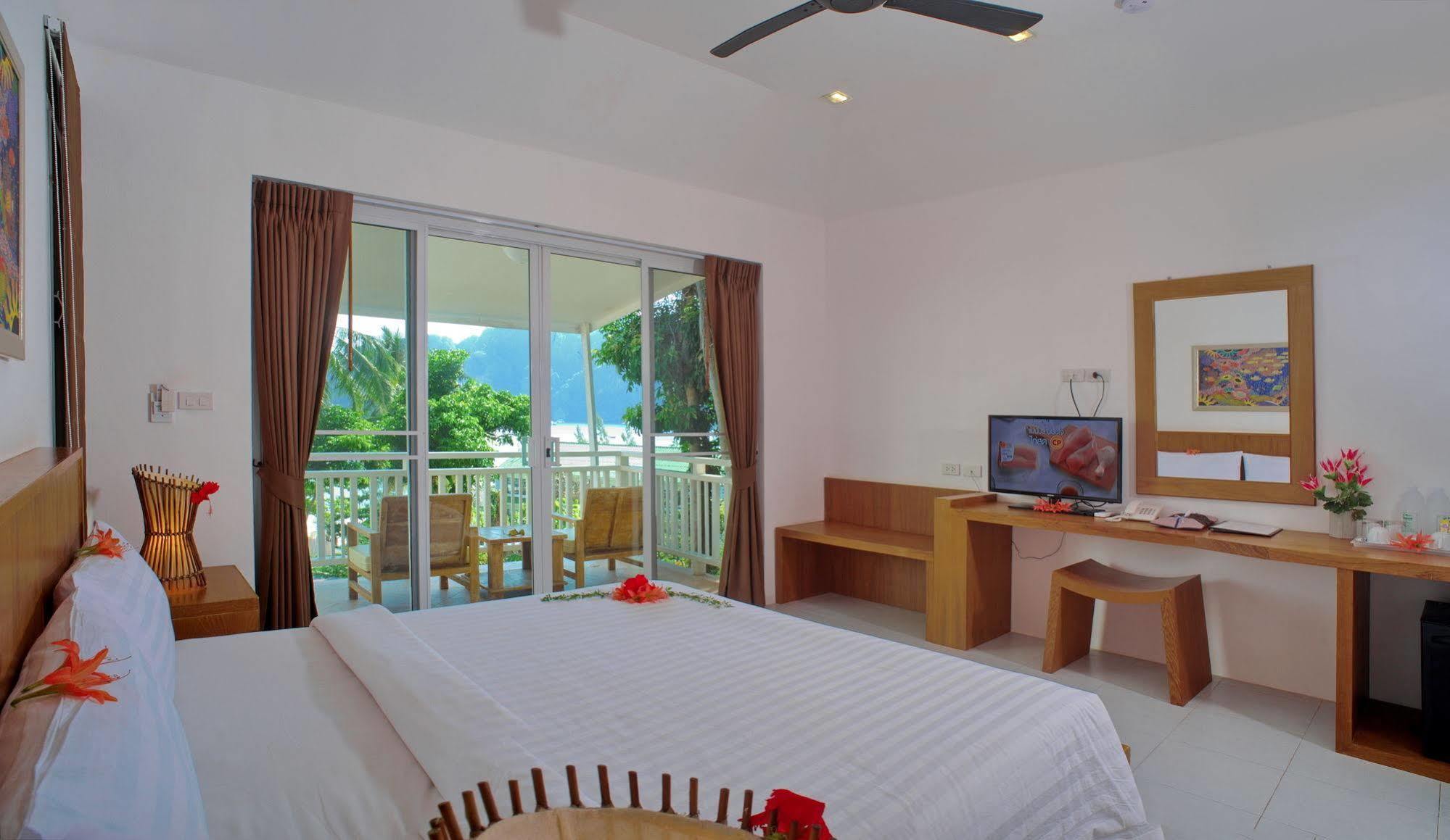 Phi Phi Bayview Premier Resort Exterior photo