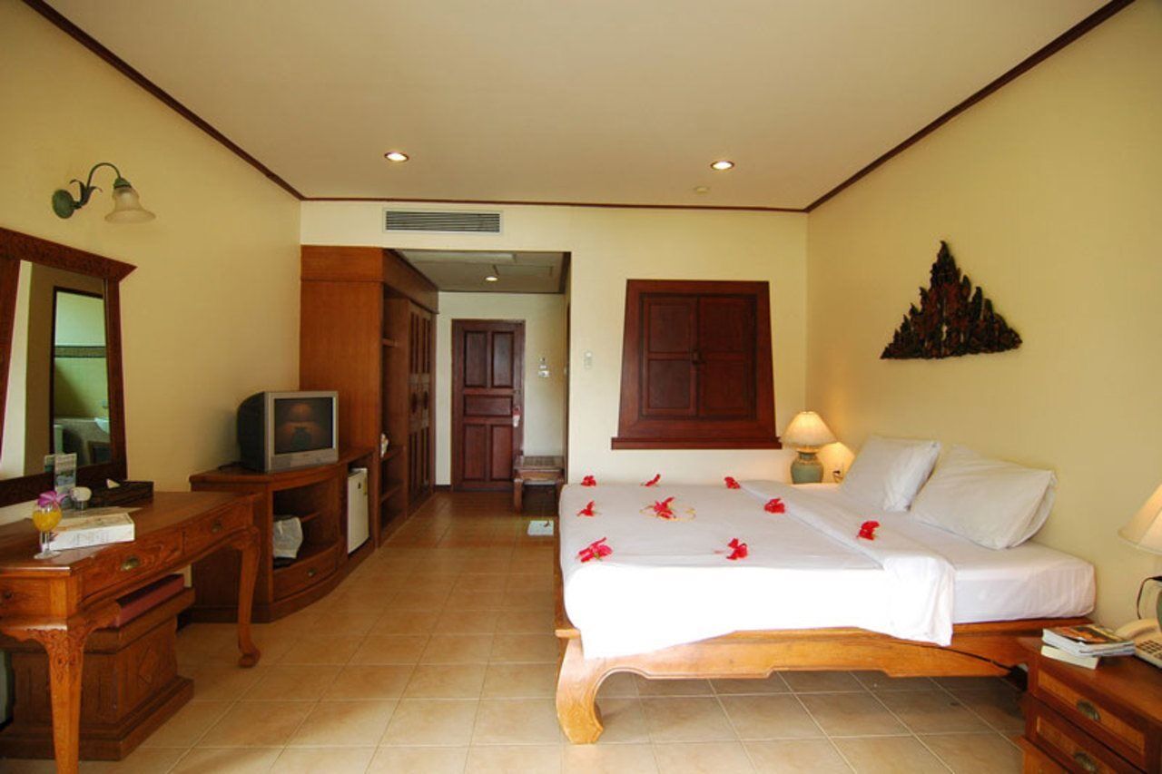 Phi Phi Bayview Premier Resort Exterior photo